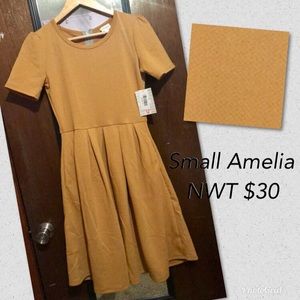 LuLaRoe Small Amelia